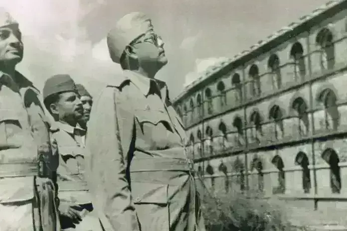 देश के असली हीरो व अजेय योद्धा नेताजी सुभाष चंद्र बोस देश के असली हीरो व अजेय योद्धा नेताजी सुभाष चंद्र बोस