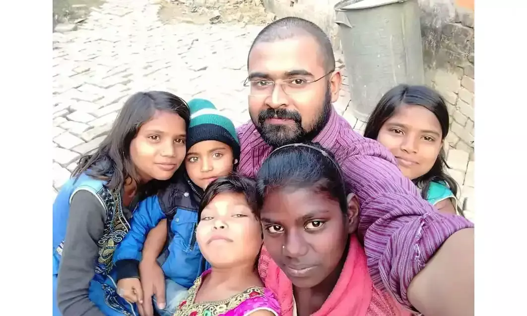 चैतन्य कुल : चमकदार जीवन छोड़ भविष्य को संवारती चेतना