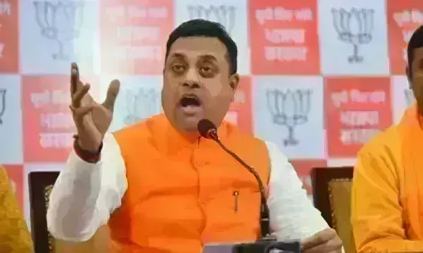 भाजपा का अखिलेश पर वार, कहा- जो जिन्ना से करे प्यार वह पाकिस्तान से कैसे करे इनकार भाजपा का अखिलेश पर वार, कहा- जो जिन्ना से करे प्यार वह पाकिस्तान से कैसे करे इनकार