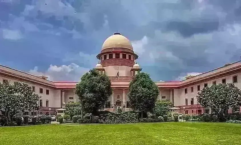 सुप्रीम कोर्ट में गूंजा मतदाताओं को मुफ्त उपहारों देने का मुद्दा, केंद्र, निर्वाचन आयोग को नोटिस