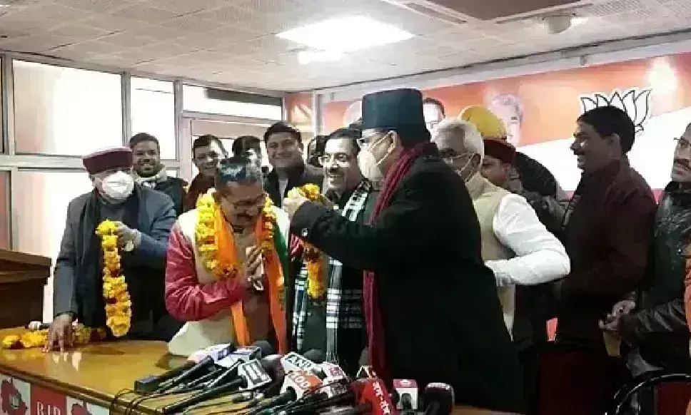उत्तराखंड में कांग्रेस को बड़ा झटका, पूर्व प्रदेश अध्यक्ष भाजपा में शामिल