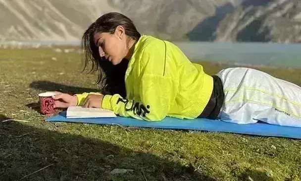 सारा अली खान भाई संग पहुंची कश्मीर, शेयर की तस्वीरें