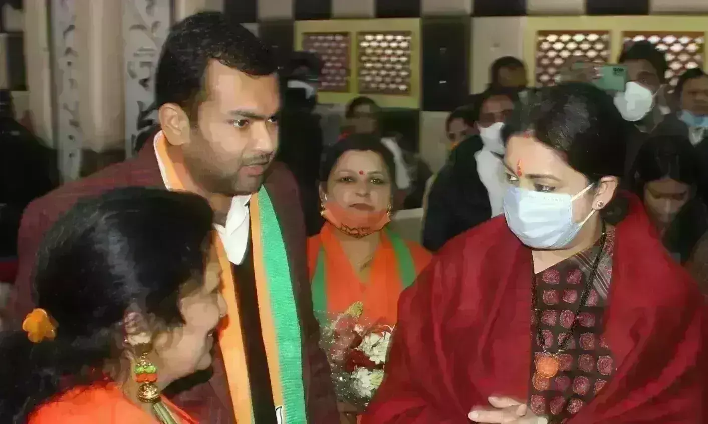 स्मृति ईरानी का विपक्ष पर तंज, जो कहते थे राम का अस्तित्व नहीं, आज मंदिर- मंदिर जा रहे