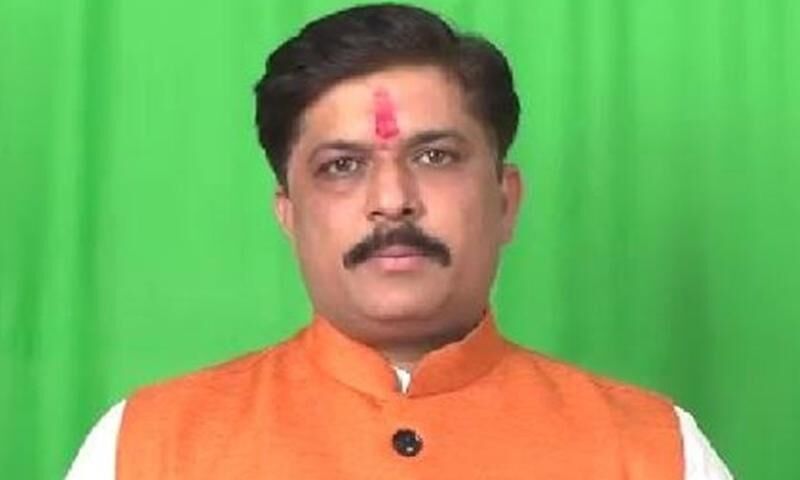 सांसद केपी यादव की शिकायत लेकर भाजपा कार्यकर्ता पहुंचे भोपाल, दिग्विजय सिंह के इशारे पर काम करने का आरोप सांसद केपी यादव की शिकायत लेकर भाजपा कार्यकर्ता पहुंचे भोपाल, दिग्विजय सिंह के इशारे पर काम करने का आरोप