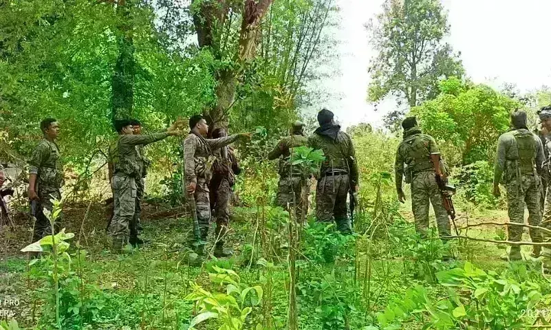 सुकमा में जवानों और नक्सलियों के बीच मुठभेड़, 1 ढेर, तलाशी अभियान जारी अभियान सुकमा में जवानों और नक्सलियों के बीच मुठभेड़, 1 ढेर, तलाशी अभियान जारी अभियान