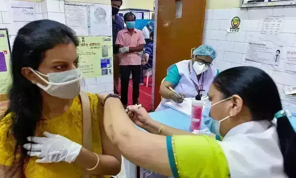 देश में 75 फीसदी लोगों को लगी वैक्सीन की दोनों डोज, प्रधानमंत्री ने दी बधाई