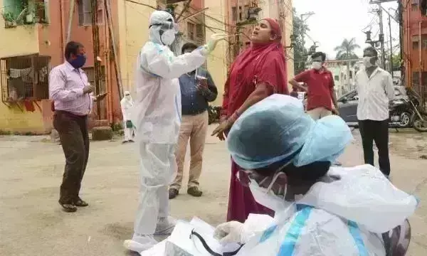 देश में घटने लगी कोरोना संक्रमितों की संख्या, 20 दिन बाद 2 लाख से कम नए मरीज