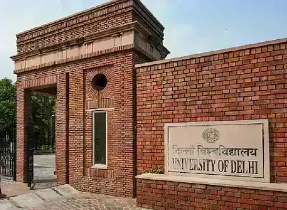 दिल्ली विश्वविद्यालय का अनुकरणीय स्नातक मॉडल