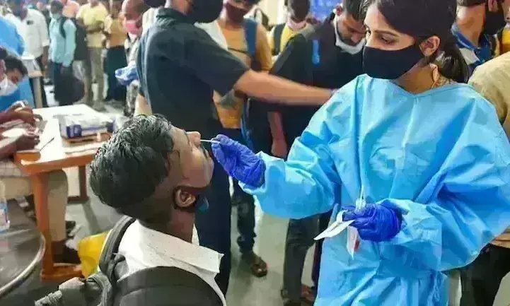 देश में थमने लगी कोरोना की गति, 24 घंटों में 1.27 लाख से अधिक नए मरीज