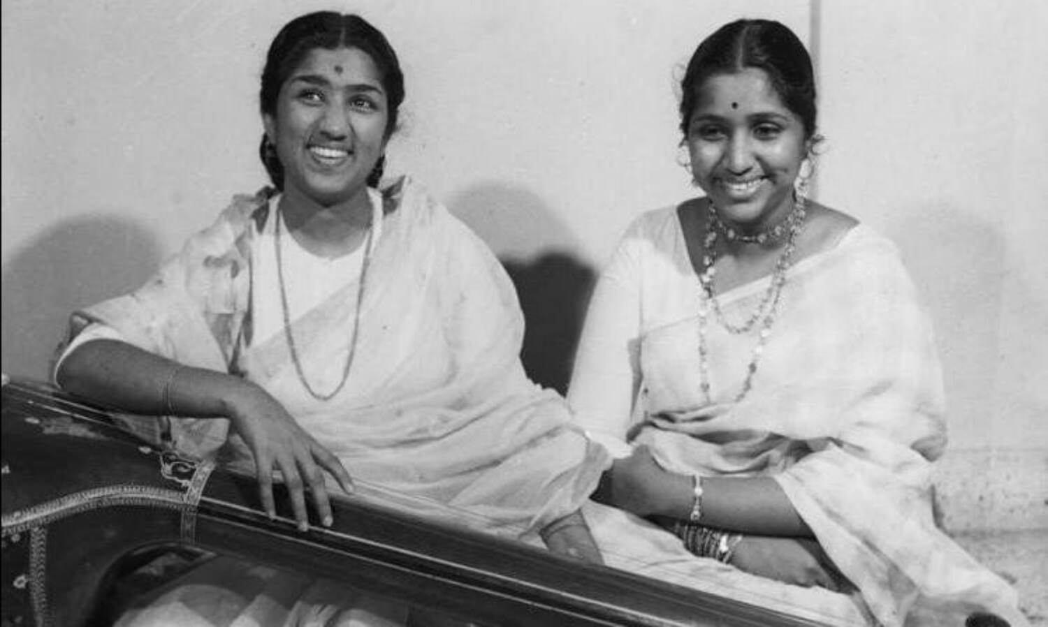 पिता नहीं चाहते थे फिल्मों में गाना गाएं लता...