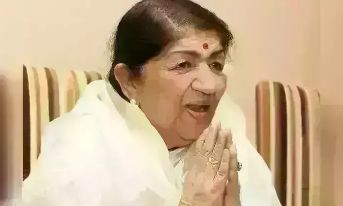 लता जी के प्रस्थान के साथ हमारी चार पीढ़ियों को साधता संगीत भी मौन हो गया