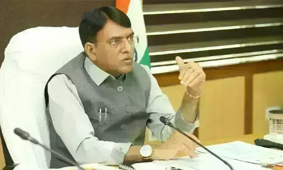 स्वास्थ्य मंत्री का 15 साल से कम उम्र के बच्चों पर बड़ा बयान, बताया कब होगा शुरू