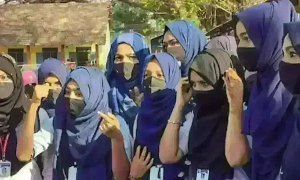 मप्र में हिजाब पर लगेगा बैन, शिक्षा मंत्री ने कहा- ये स्कूल यूनिफॉर्म का हिस्सा नहीं मप्र में हिजाब पर लगेगा बैन, शिक्षा मंत्री ने कहा- ये स्कूल यूनिफॉर्म का हिस्सा नहीं