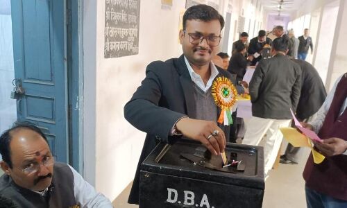 1180 अधिवक्ताओं ने  पोस्टल बैलट से किया मतदान