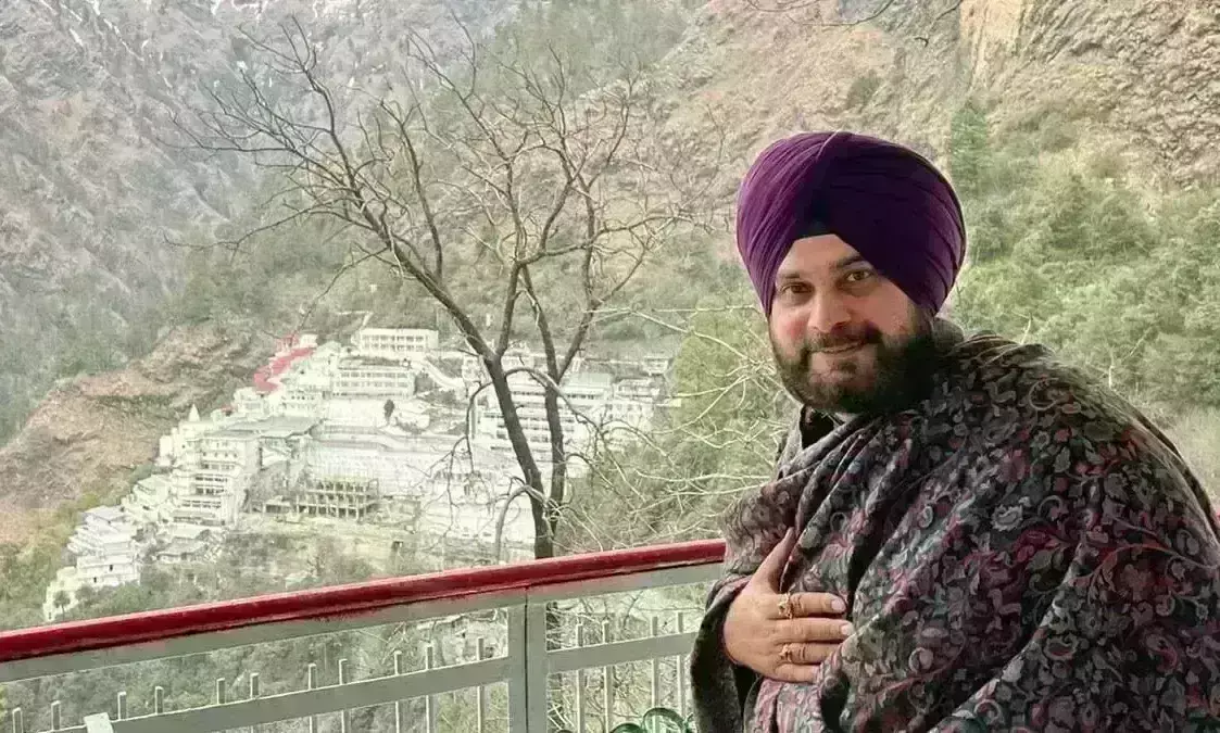नवजोत सिंह सिद्धू ने छोड़ा चुनाव प्रचार, वैष्णो देवी के लिए रवाना
