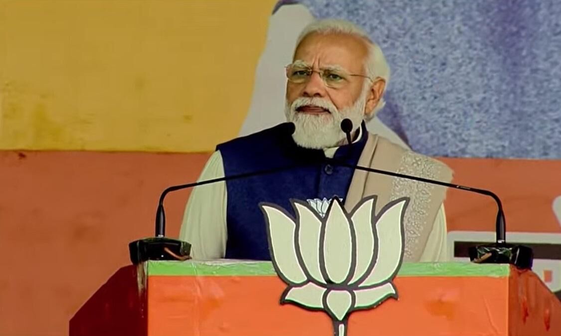 हिजाब विवाद के बीच प्रधानमंत्री का बयान, कहा - मुस्लिम महिलाओं को बरगलाया जा रहा