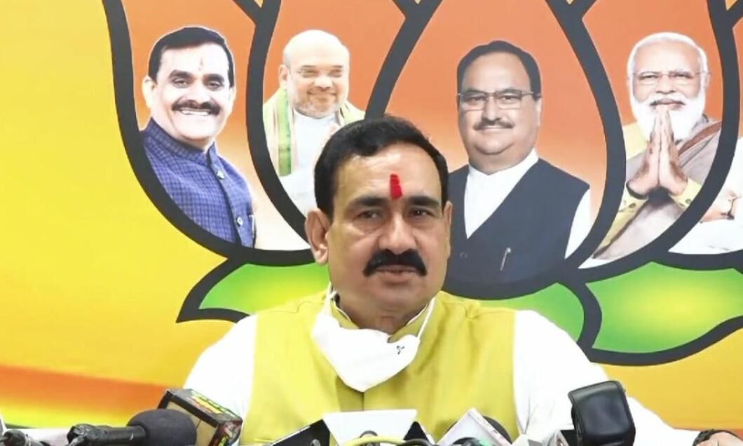 गृहमंत्री मिश्रा ने प्रियंका गांधी को दिया जवाब, कहा- ये महिलाओं की गरिमा के खिलाफ गृहमंत्री मिश्रा ने प्रियंका गांधी को दिया जवाब, कहा- ये महिलाओं की गरिमा के खिलाफ