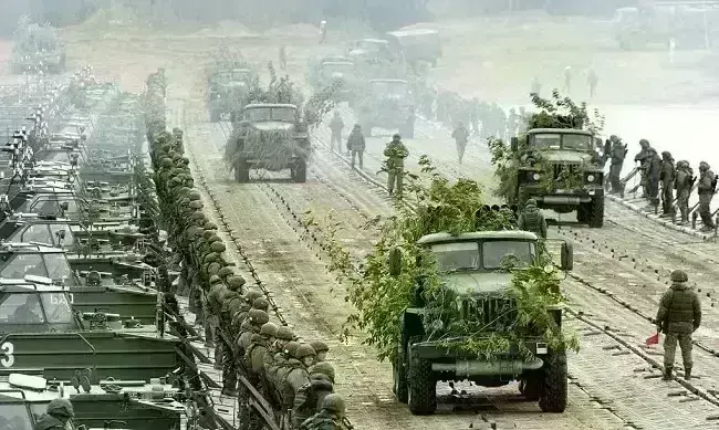 यूक्रेन पर बढ़ा हमले का खतरा, बेलारूस में शुरू हुआ रूसी युद्धाभ्यास