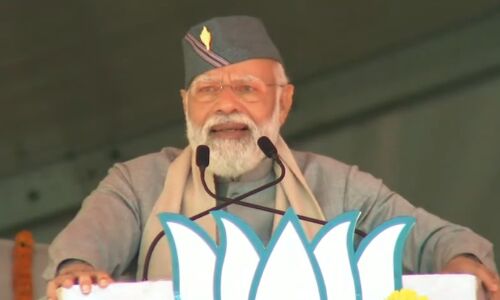 प्रधानमंत्री का कांग्रेस पर हमला, कहा- कांग्रेस की नीति फूट डालो, लूट मचाओ