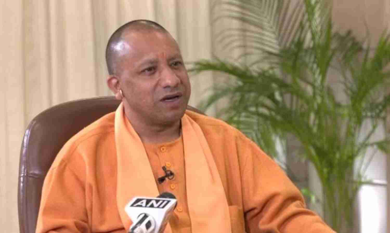 योगी आदित्यनाथ का तंज, अखिलेश यादव खुद नहीं चाहते आजम बाहर आएं