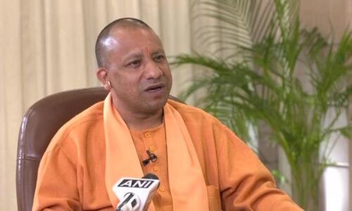 योगी आदित्यनाथ का तंज, अखिलेश यादव खुद नहीं चाहते आजम बाहर आएं