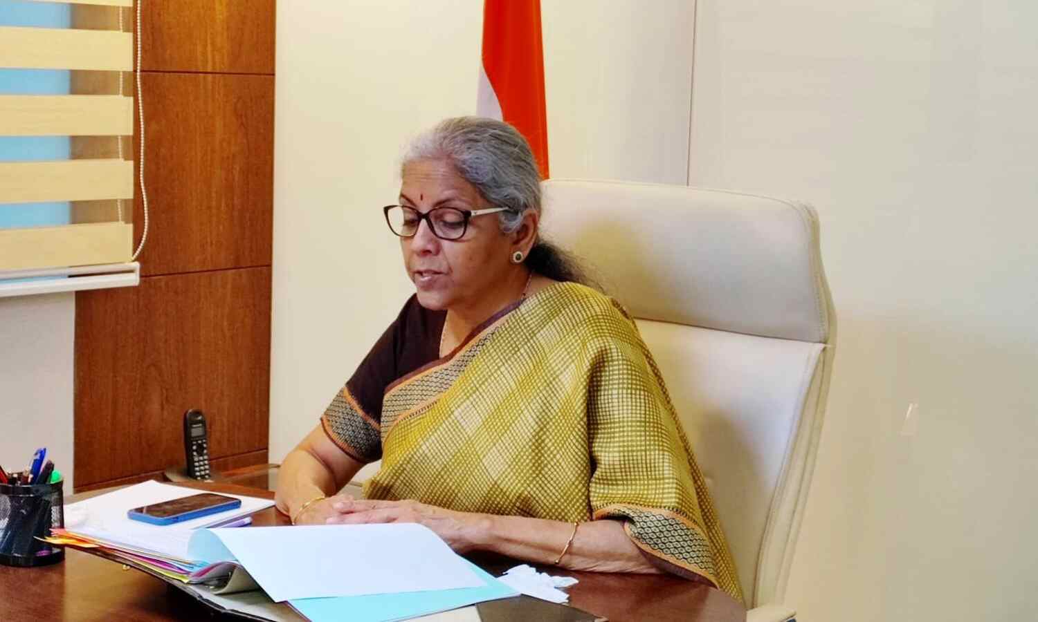 बुनियादी ढांचा के लिए निवेश बढ़ाने की जरूरत : वित्तमंत्री