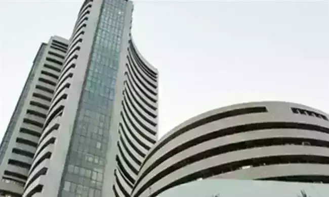 शेयर बाजार गिरावट के साथ बंद, सेंसेक्स 149 अंक लुढ़का