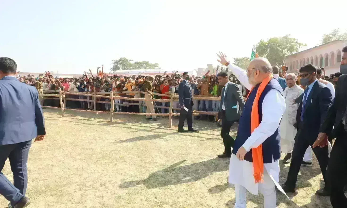 अमित शाह का विपक्ष पर वार, कहा- सपा-कांग्रेस नहीं चाहती थी जम्मू कश्मीर से 370 हटे