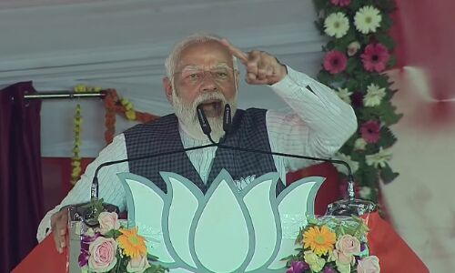 प्रधानमंत्री मोदी ने परिवारवादियों पर कसा तंज, कहा- ये गरीब और मुस्लिम विरोधी है