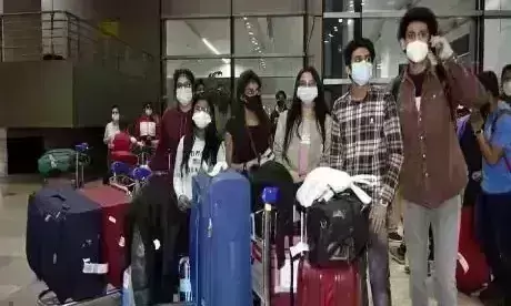 यूक्रेन में बंद हुआ एयर स्पेस, भारत लोगों को निकालने के लिए तलाश रहा वैकल्पिक मार्ग यूक्रेन में बंद हुआ एयर स्पेस, भारत लोगों को निकालने के लिए तलाश रहा वैकल्पिक मार्ग