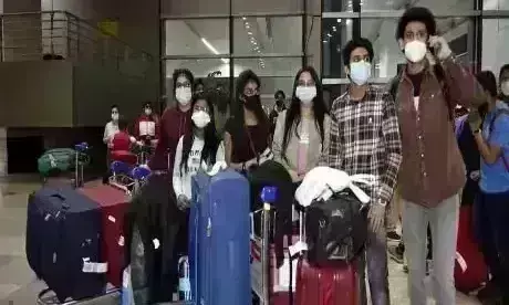 यूक्रेन में बंद हुआ एयर स्पेस, भारत लोगों को निकालने के लिए तलाश रहा वैकल्पिक मार्ग यूक्रेन में बंद हुआ एयर स्पेस, भारत लोगों को निकालने के लिए तलाश रहा वैकल्पिक मार्ग