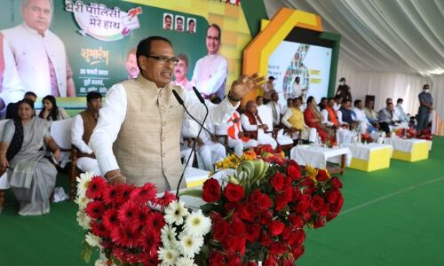 मुख्यमंत्री ने किया मेरी पॉलिसी मेरे हाथ योजना का शुभारंभ, कहा- किसानों को मिलेगा लाभ