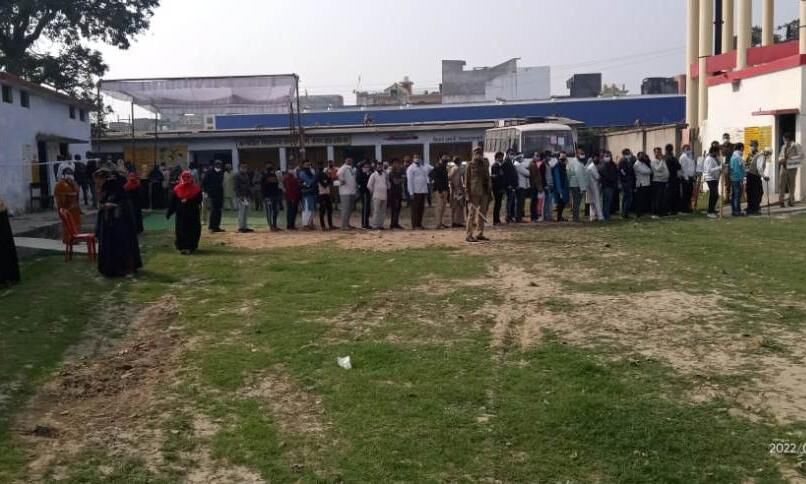 उत्तर प्रदेश में अयोध्या से संगम तक डले वोट, शाम पांच बजे तक पड़े 46.28 प्रतिशत मतदान