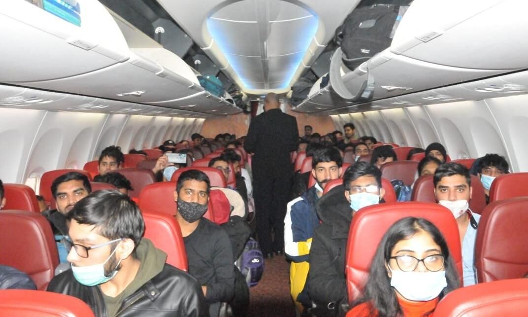 ऑपरेशन गंगा के तहत यूक्रेन से 182 छात्र भारत पहुंचे, मंत्री राणे ने किया स्वागत