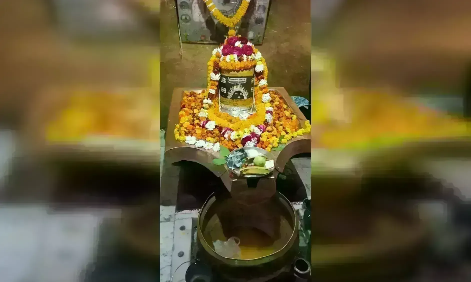 फूलों से सजे शिव मंदिर, भक्तों ने निकाली बारात, दिनभर गूंजा ऊं नमः शिवाय