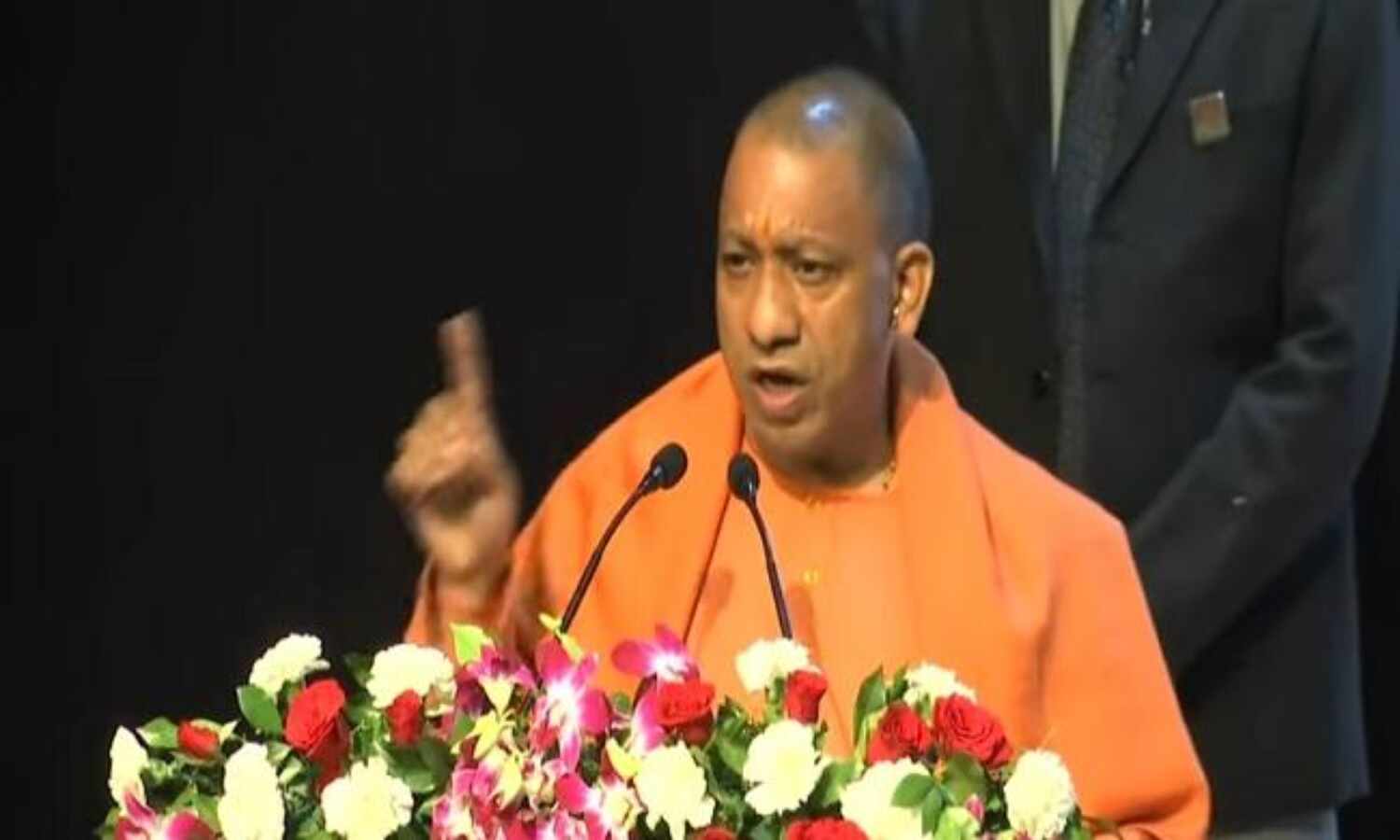 योगी आदित्यनाथ, स्वामी प्रसाद समेत इन...नेताओं का भाग्य आज ईवीएम में होगा कैद