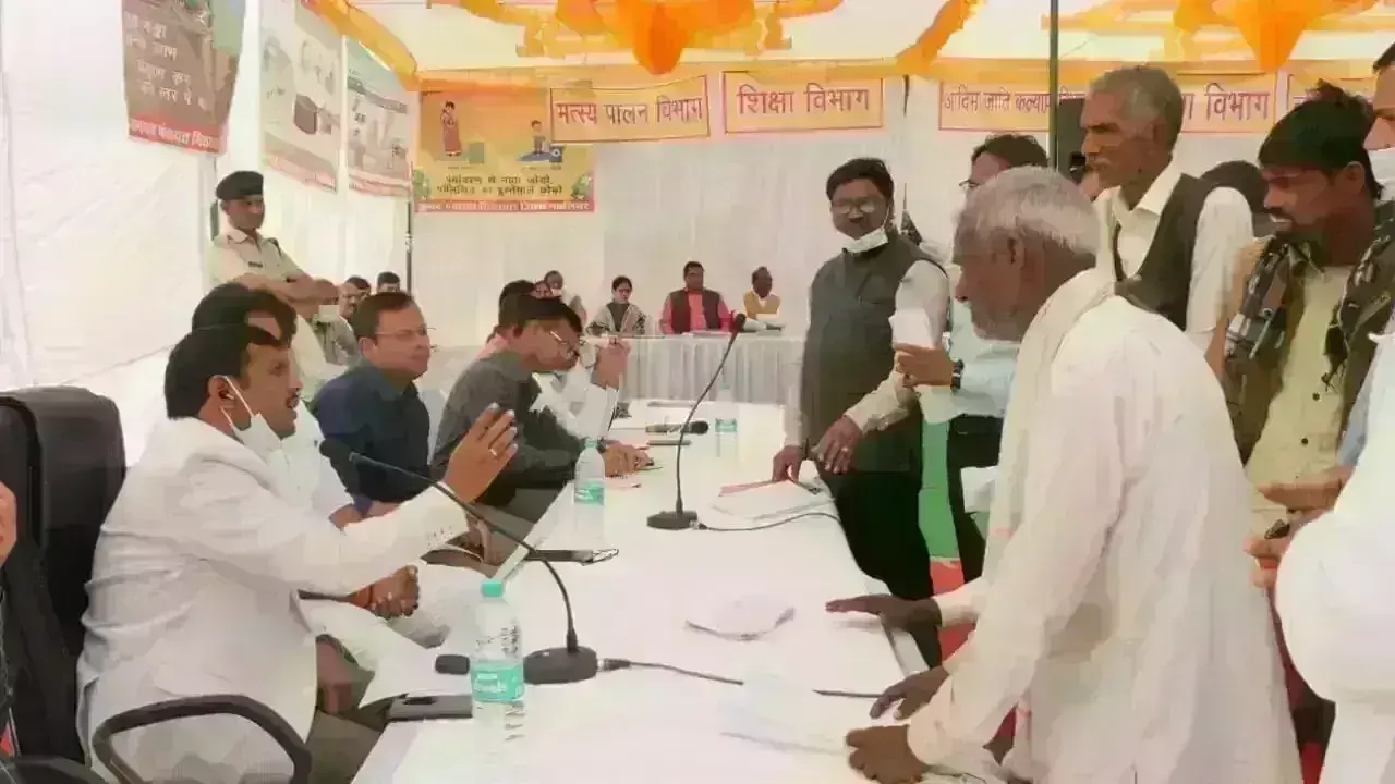 ग्वालियर : सुशासन में बाधा बन रहे पटवारियों पर कार्रवाई, 1 निलंबित, 2 की वेतन वृद्धियां रुकी