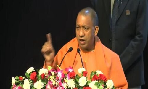 योगी आदित्यनाथ, स्वामी प्रसाद समेत इन...नेताओं का भाग्य आज ईवीएम में होगा कैद