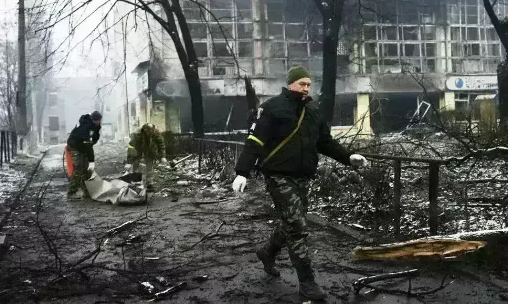 मारियुपोल से नागरिकों की निकासी के लिए कॉरिडोर योजना ध्वस्त, रूस पर सीजफायर तोड़ने का आरोप