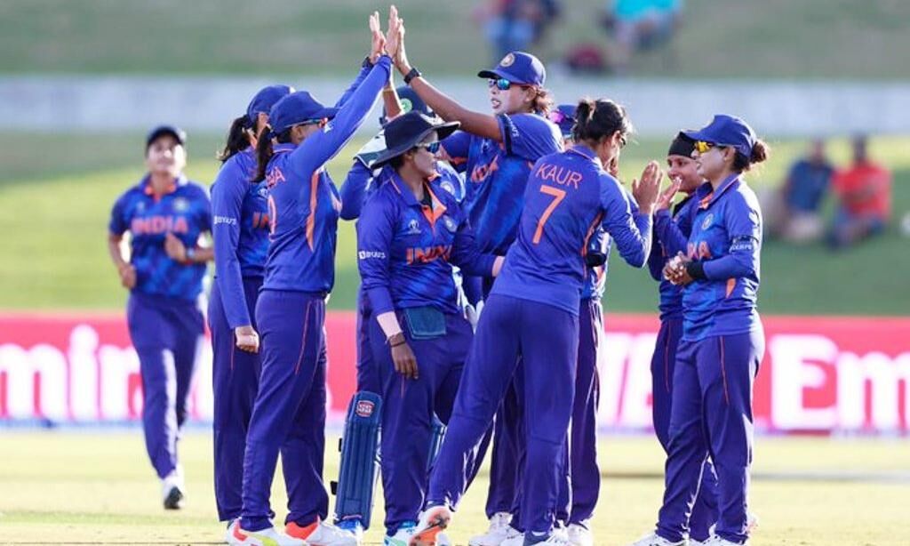 महिला विश्व कप : भारतीय टीम ने जीत से किया आगाज, पाकिस्तान को 107 रन से हराया,