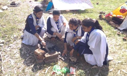 बीटीसी प्रशिक्षुओं ने बिना बर्तन के बनाया भोजन