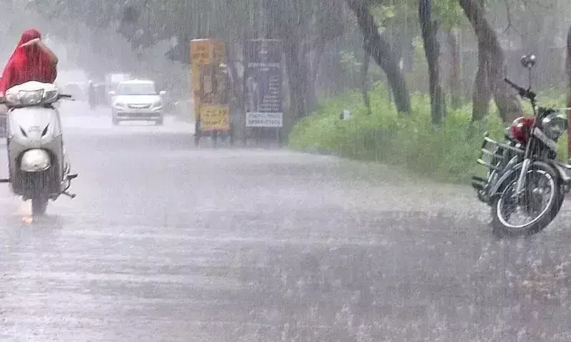 इंदौर समेत मालवा-निमाड़ में बारिश की आशंका, पंचमढ़ी-छिंदवाड़ा में पड़ी बौछारें