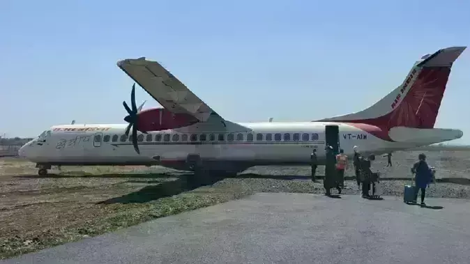 जबलपुर में रनवे पर फिसला एयर इंडिया का विमान, 54 यात्री थे सवार