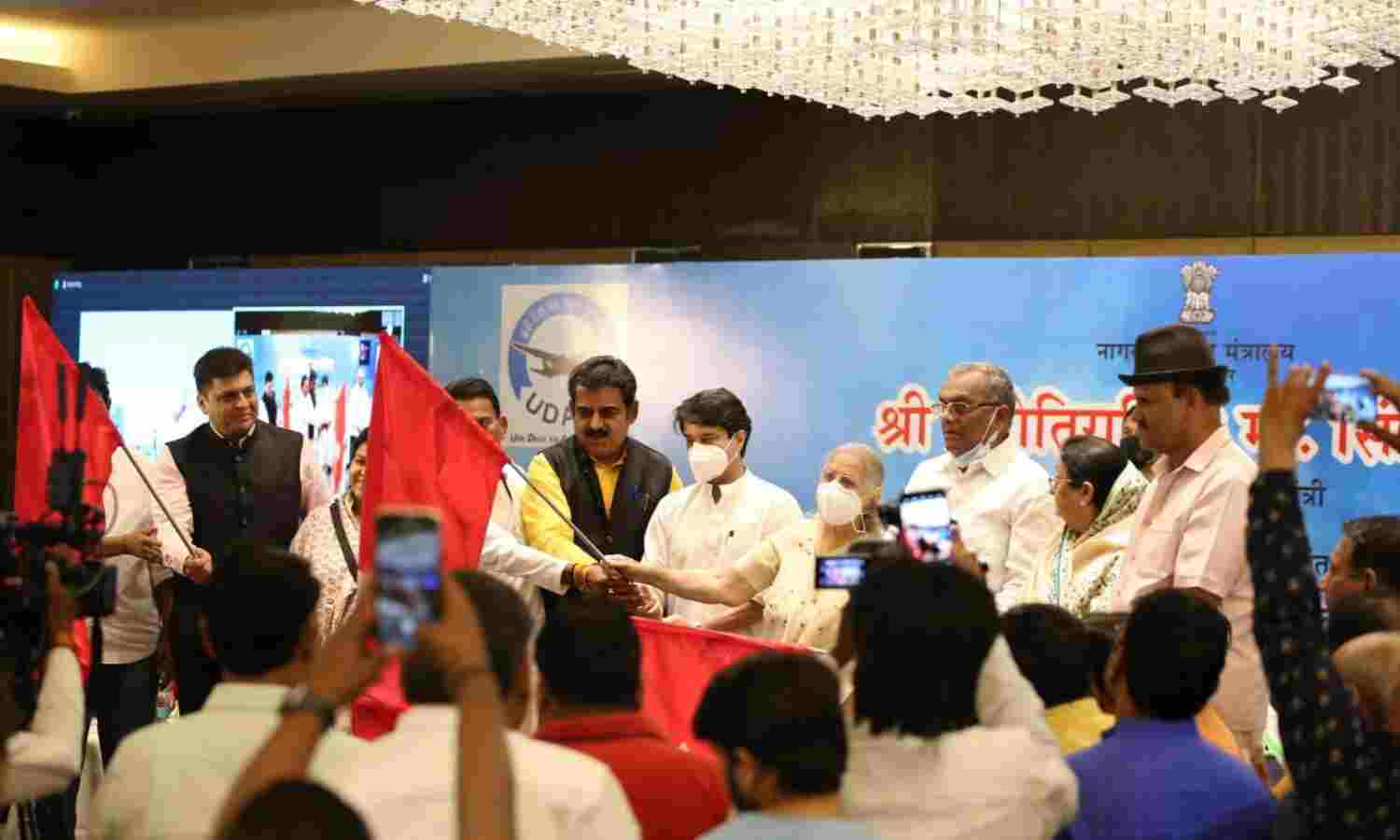 इंदौर-गोंदिया फ्लाइट शुरू, सीएम शिवराज ने कहा- मी महाराष्ट्राचे गोंदिया चा जावई आहे