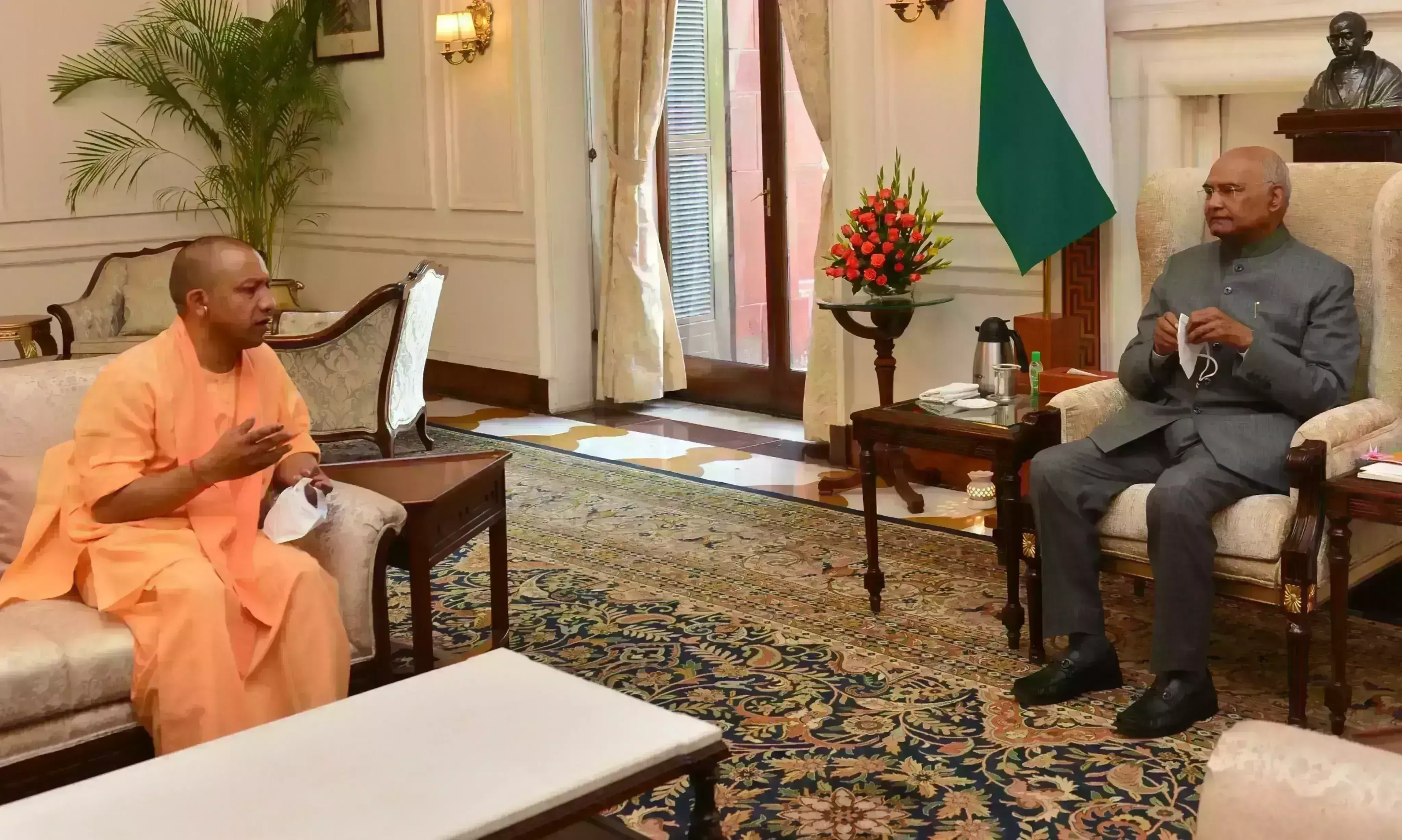 योगी आदित्यनाथ ने राष्ट्रपति कोविंद से की मुलाकात, नई योजनाओं की जानकारी दी