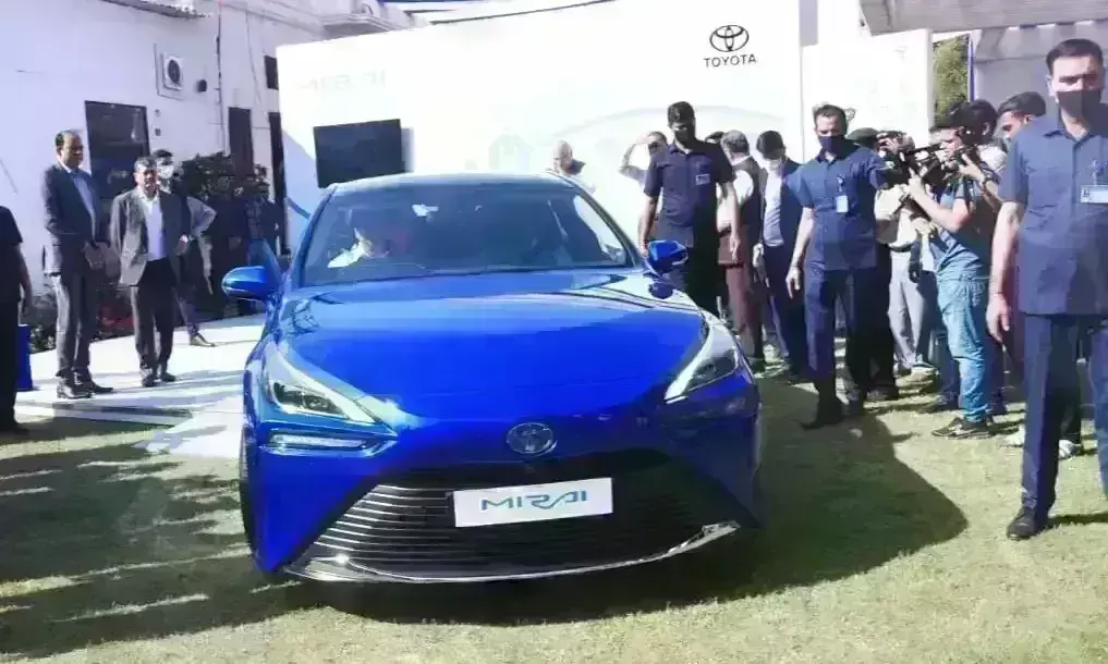 देश की पहली हाईड्रोजन कार लांच, एक बार में दौड़ेगी 650 किमी