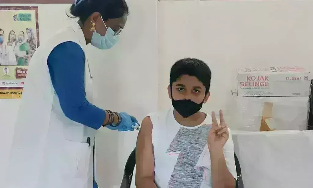 टीकाकरण को लेकर बच्चों में दिखा उत्साह, पहले दिन लगे 3 लाख टीके