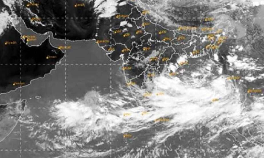 पश्चिम बंगाल में गहराया तूफान का संकट, असानी के प्रभाव से तेज बारिश की संभावना