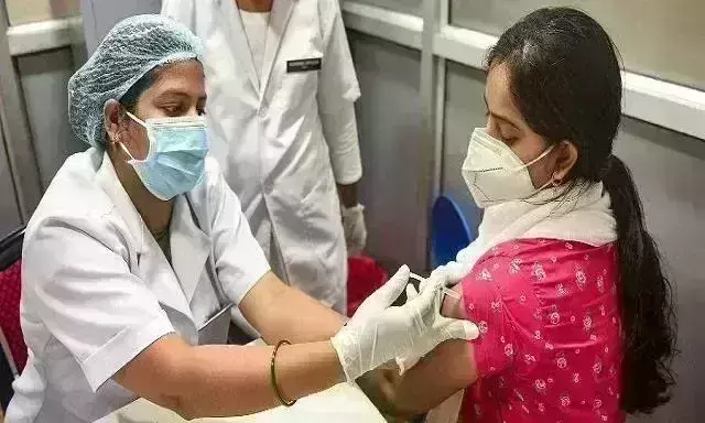 कोरोना संक्रमितों की संख्या में कमी, 24 घंटों में 2,075 नए मरीज