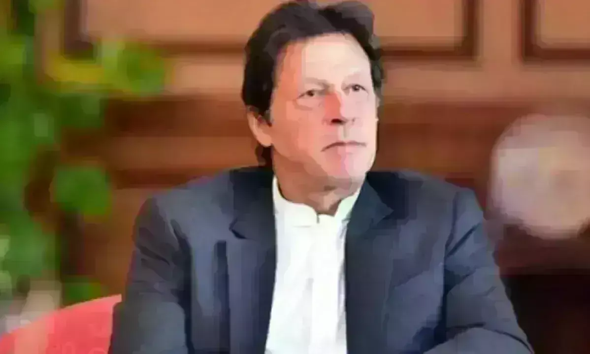 इमरान खान का सेना ने छोड़ा साथ, ओआईसी की बैठक के बाद इस्तीफा देने की अटकलें